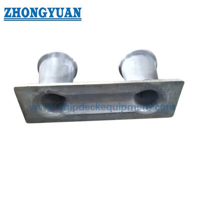 Double Bitt Mooring Bollard met optionele hoorns.
